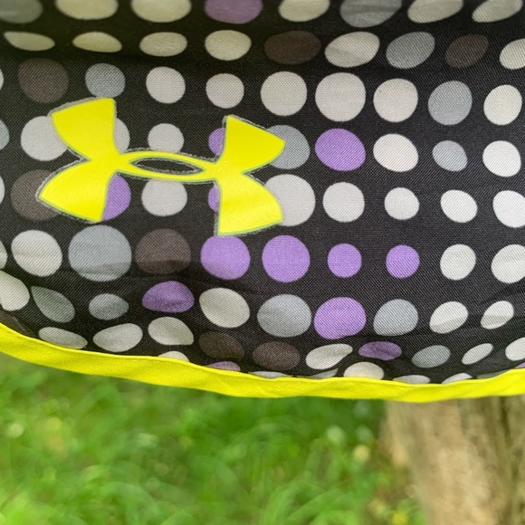 EUC Under armour youth extra large shorts - Picture 3 of 5